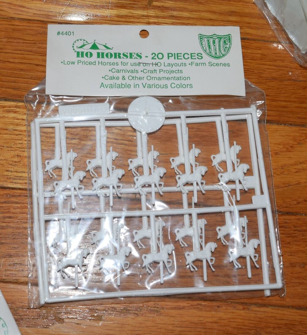 Vtg International Hobby Corp IHC #4401 HO Horses - White (Pack of 20)